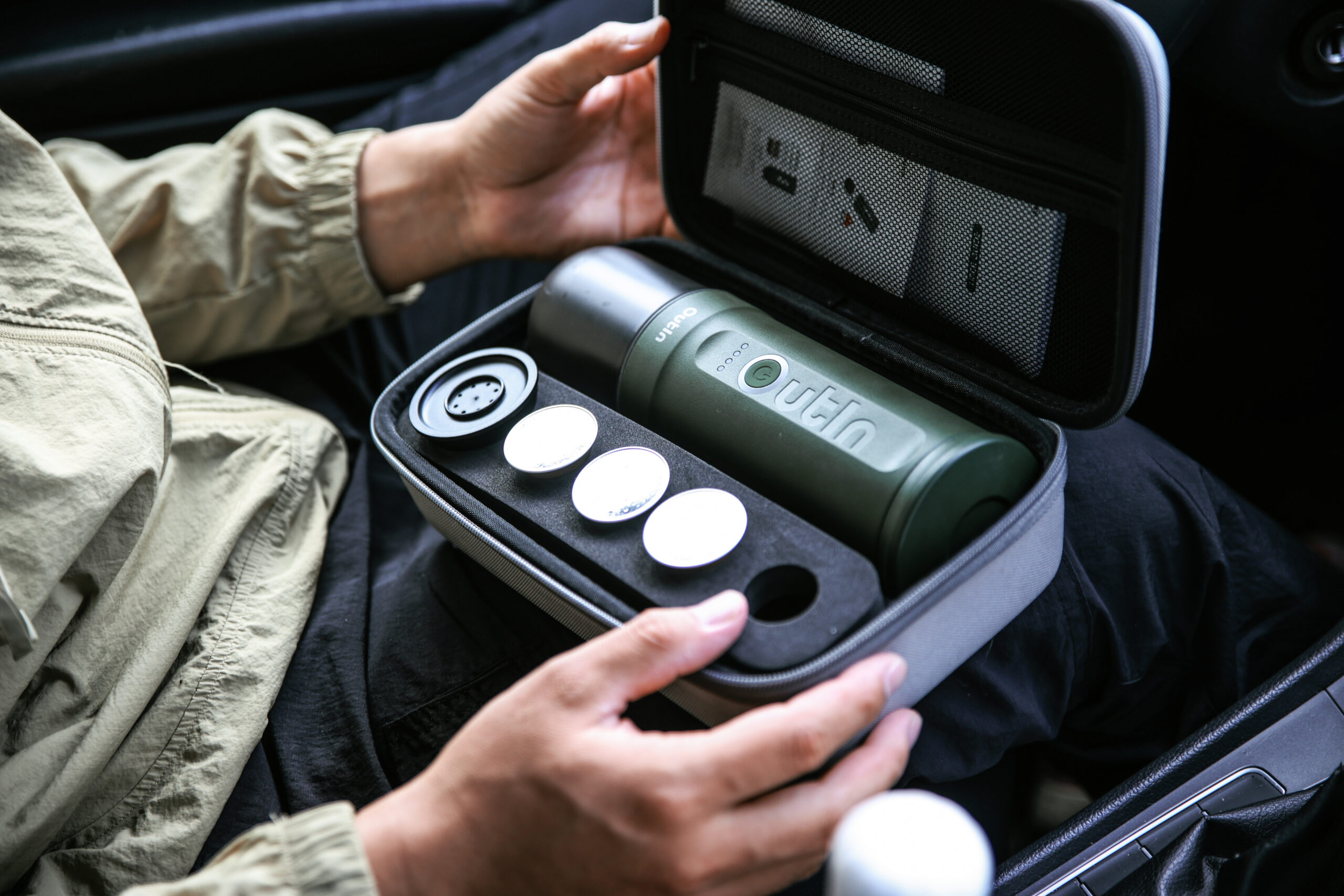 OutIn Protective Case – 株式会社ELEBIZ